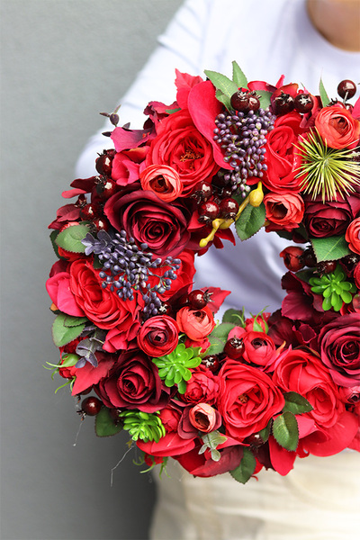 Czerwona Milanda piękny wianek na drzwi