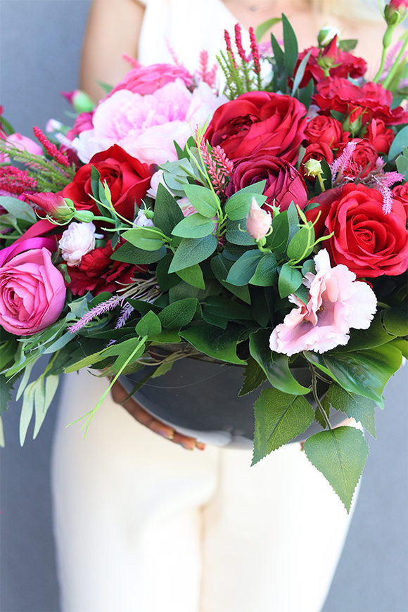 Pink Neulia Yrena, ciemno-różowy kompozycja w misie, wym.70cm