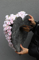 Różane Pink Volcan, dekoracja nagrobna serce