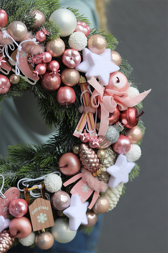 atrakcyjny świąteczny wianek/stroik, Różowa Księżniczka, śr.36cm