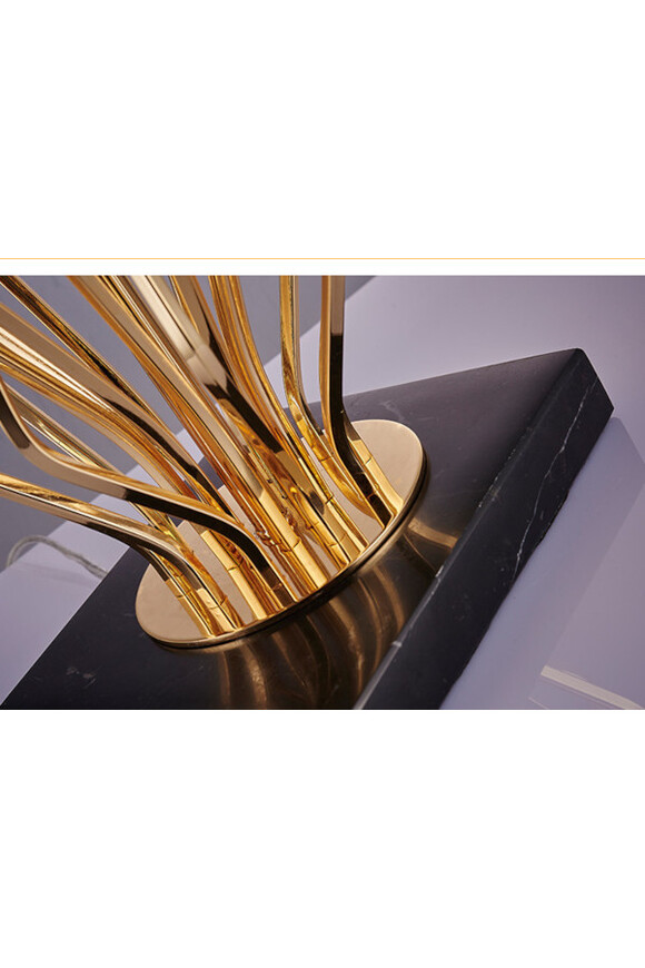  Aosta, elegancka lampa stołowa