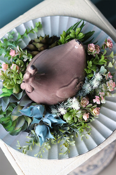 Kura na Grzędzie, wielkanocny stroik na srebrnej tacy, śr.33cm