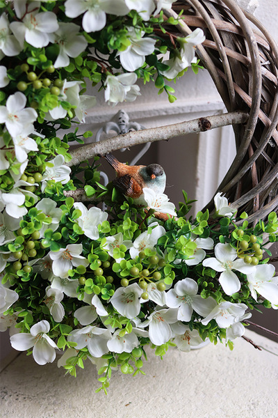 Ptaszki na gałęzi Midi, wiosenny wianek dekoracyjny