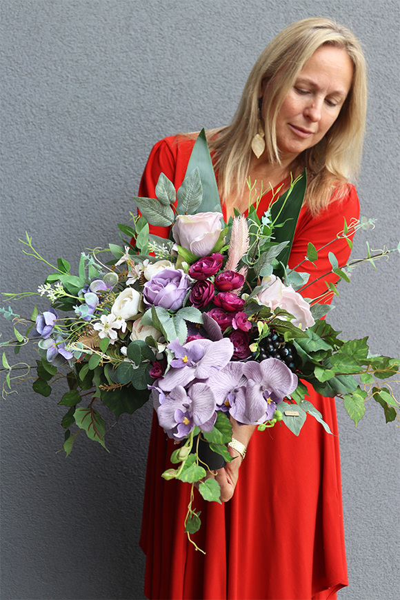 Yera Fiolet, bukiet nagrobny we wkładzie