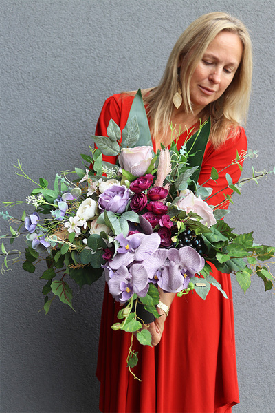 Yera Fiolet, bukiet nagrobny we wkładzie