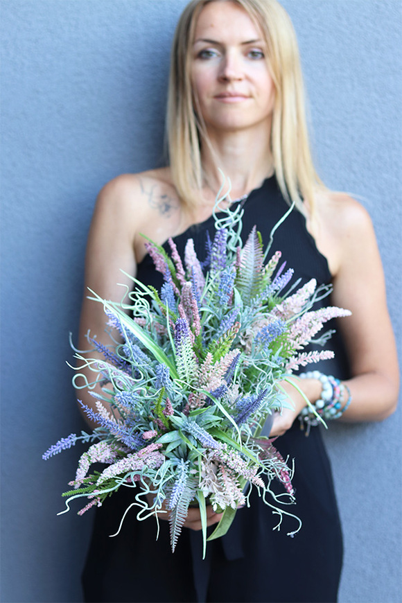 Stonowane Wrzosy, kompozycja kwiatowa w donicy, wym.30x40x28cm