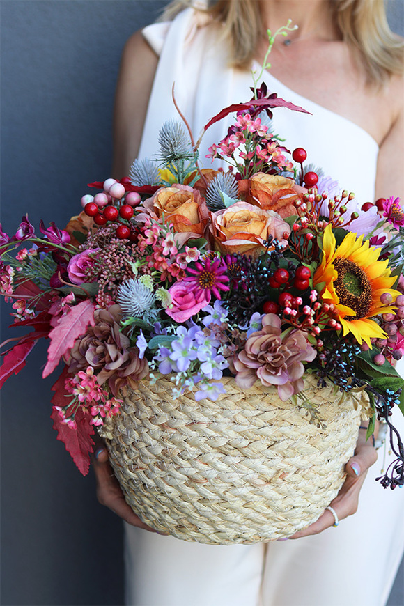 barwna kompozycja w koszu Menata, wym.40x42cm