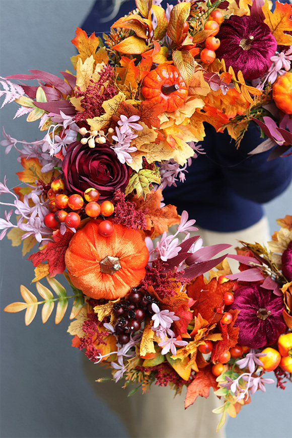 Velvet Autumn Pumpkins, jesienny wianek z aksamitnymi dyniami