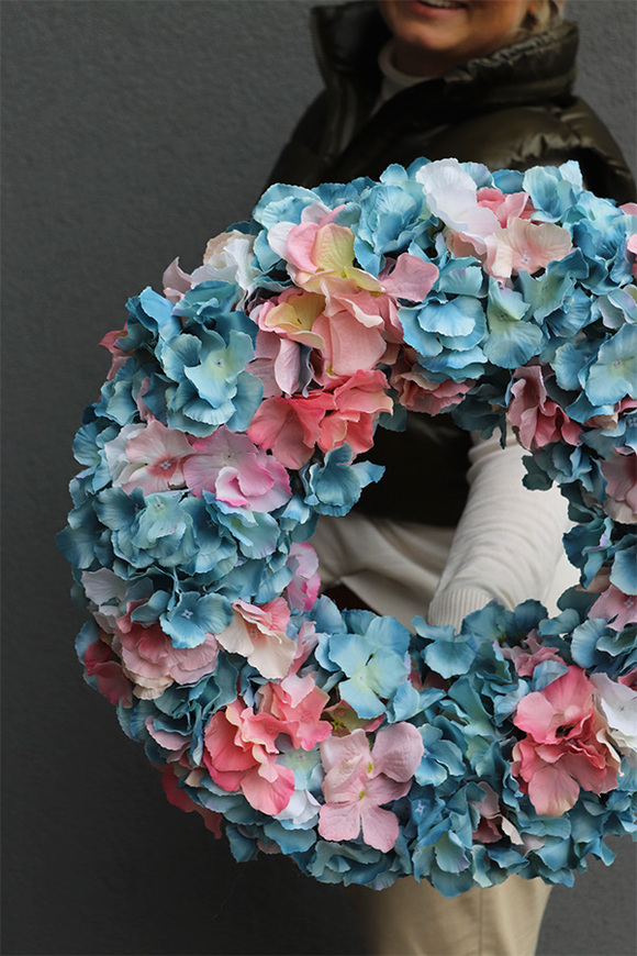 Gesiana 2, niebiesko-różowy wianek z hortensjami