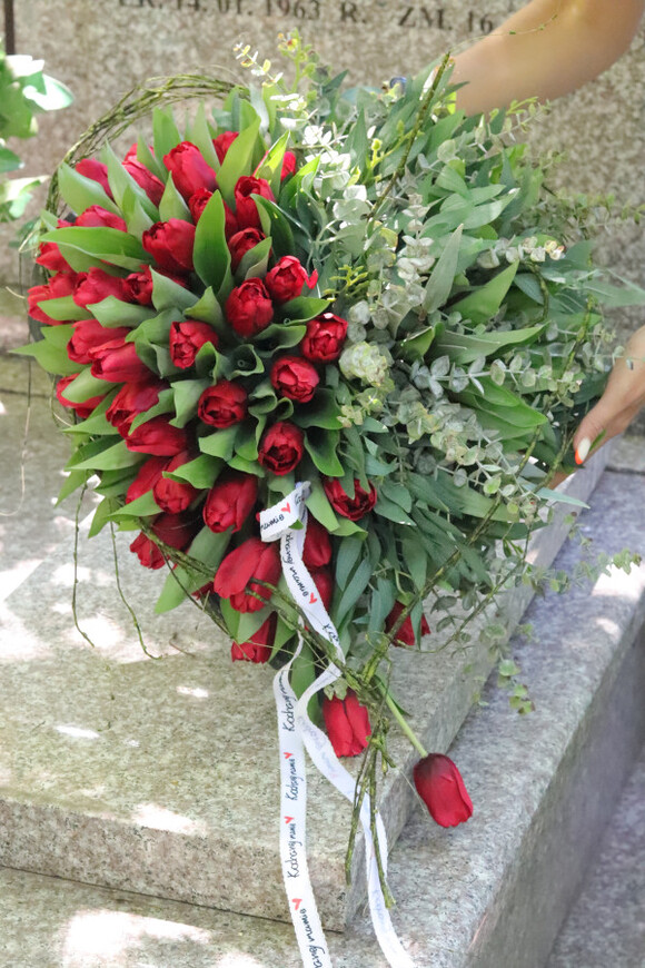 Tulipanowa Luiza Volcan, serce nagrobne