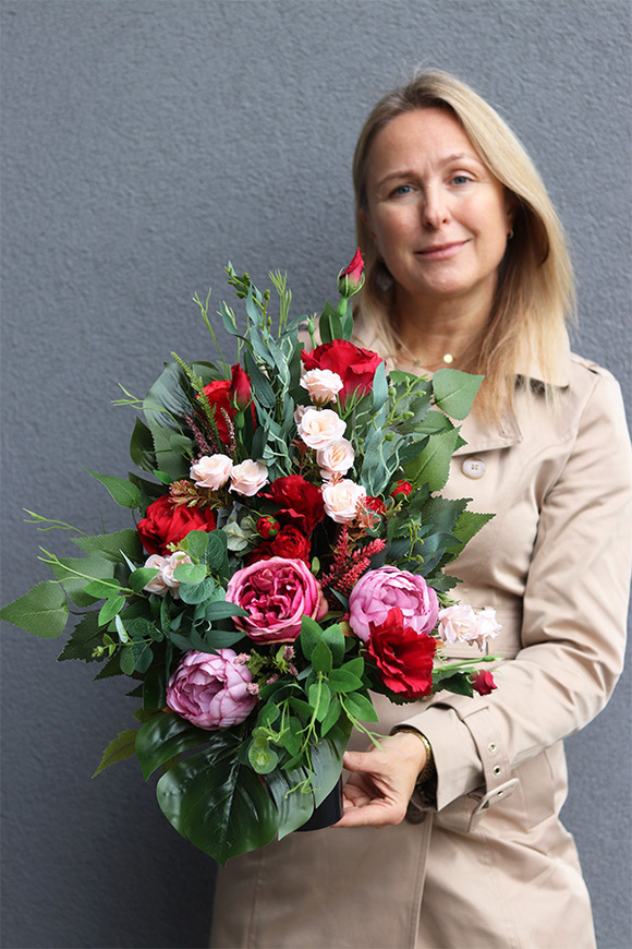 Czerwień Miłości, bukiet nagrobny we wkładzie