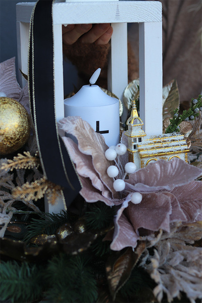 Angelo Garden Winter Wood, kompozycja nagrobna z lampionem