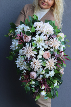 Gefis, jasna wiązanka nagrobna, dł.75cm