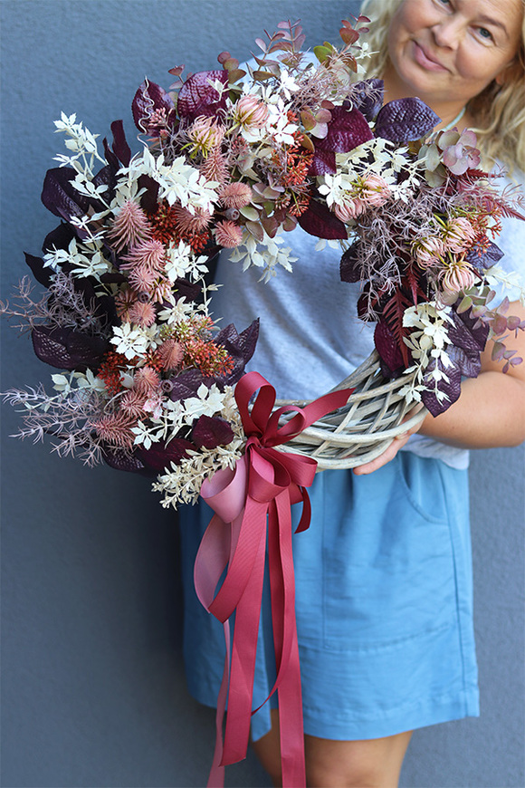 Buena, asymetryczny jesienny wianek na drzwi