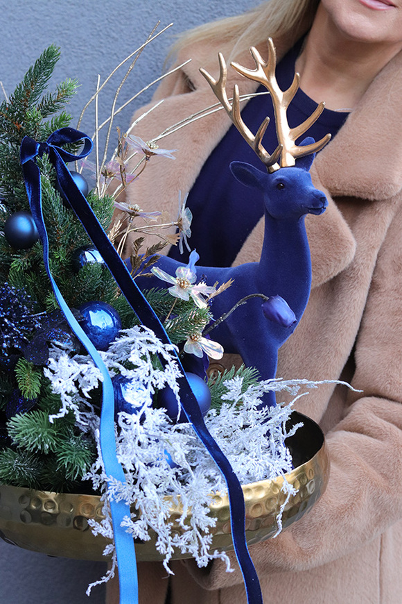 Granatowy Jeleń, świąteczny stroik zimowy