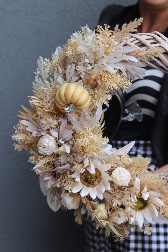 Boho Fall, asymetryczny jesienny wianek z dyniami