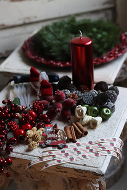 Do It Yourself Red, stroik do samodzielnego wykonania, śr.35cm