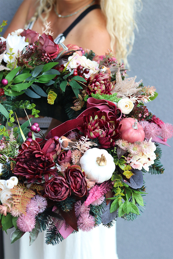 Ylenne, okazały jesienny wianek z dyniami