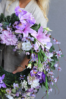 Gretta Violet 2, wieniec nagrobny z fioletowymi kwiatami