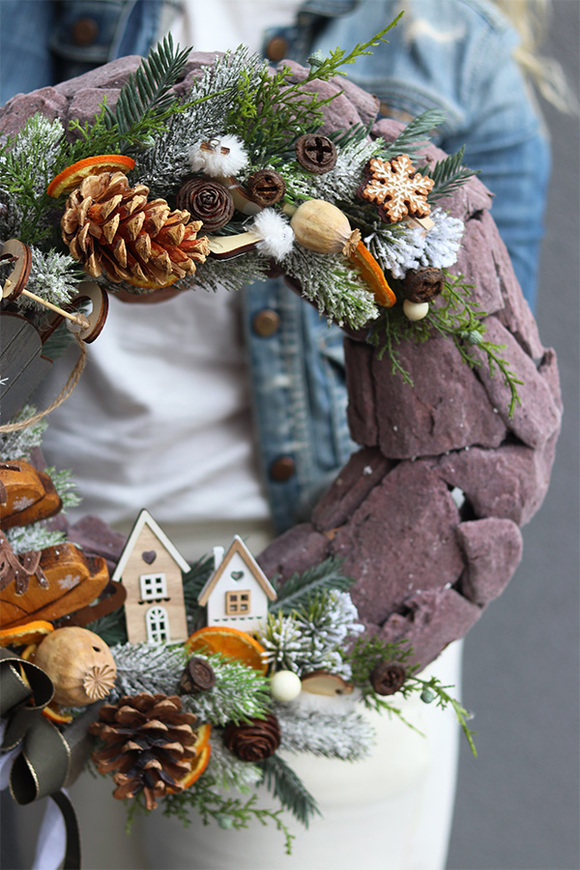 Velvetove Miasteczko, asymetryczny zimowy wianek