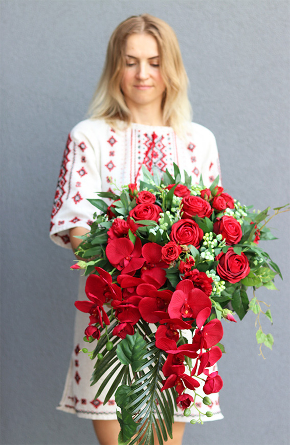 Sen o Czerwieni, kompozycja nagrobna w naczyniu