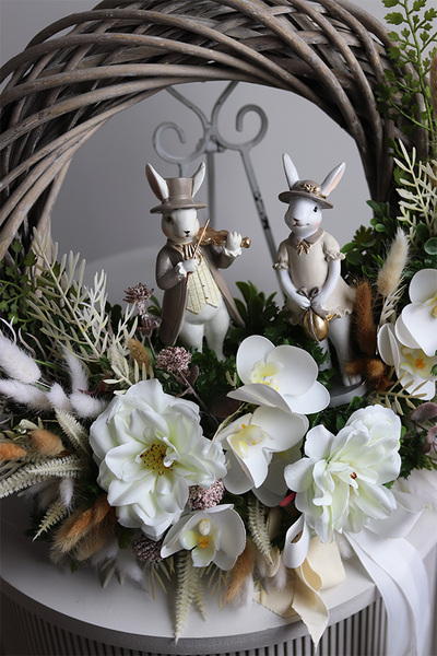 Grające Zające, wielkanocny wianek na drzwi