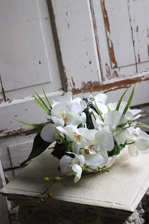 Dekoria Pear 3, storczyk kompozycja kwiatowa w srebrnym naczyniu, wym.22x29cm