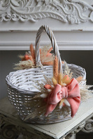 Morela Plushie, dwustronnie dekorowany koszyczek wielkanocny