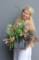 Green Maila Volcan, nowoczesna kompozycja nagrobna