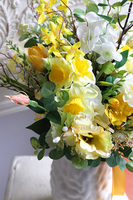 Amira Ballisa, elegancki bukiet w wazonie,