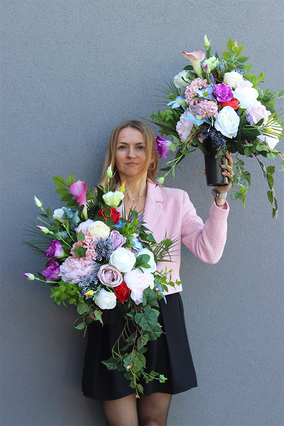 Delia Namaste, nagrobny bukiet we wkładzie do flakonu