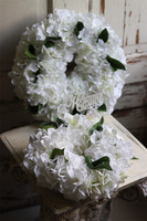 Biella Hydrangea, wianek z białych hortensji, śr.30cm 