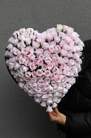 Różane Pink Volcan, dekoracja nagrobna serce