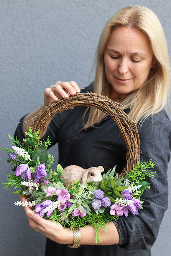 Króliczek Violet, wiosenny wianek z zajączkiem
