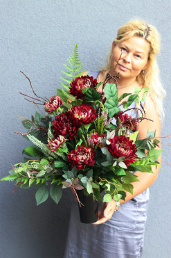 Astry Bordo Love, jesienny bukiet nagrobny we wkładzie, dł.50cm