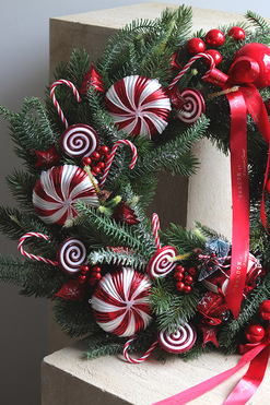 OD RĘKI Lollypop&Ferrari, świąteczny wianek dekoracyjny, śr.56cm