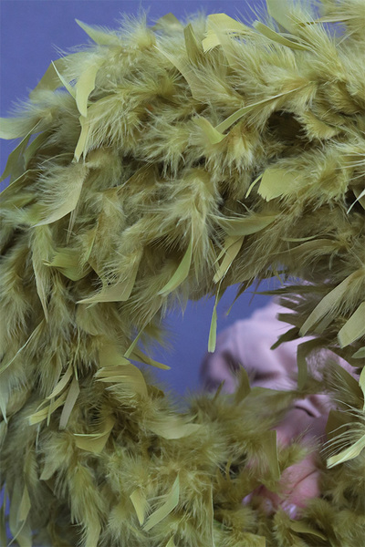 Fluffy Spring, wielkanocny wianek z piórami zielony