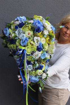 Blue&Lime, bogata wiązanka nagrobna, dł.63cm