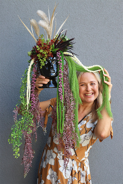 Cristina Head Deluxe, kompozycja sukulenty w głowie, wys.50cm+zwisy