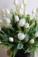 Tulipanowy Sen, dekoracja nagrobna z tulipanami