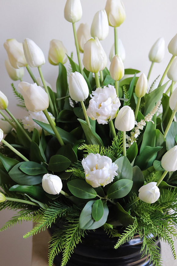 Tulipanowy Sen, dekoracja nagrobna z tulipanami