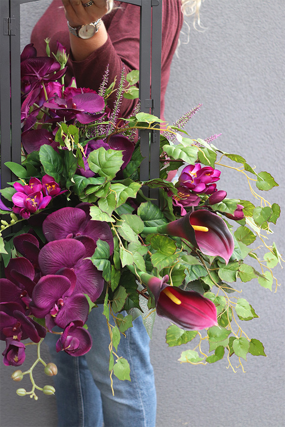 Angelo Garden Purple Black, kompozycja kwiatowa z lampionem