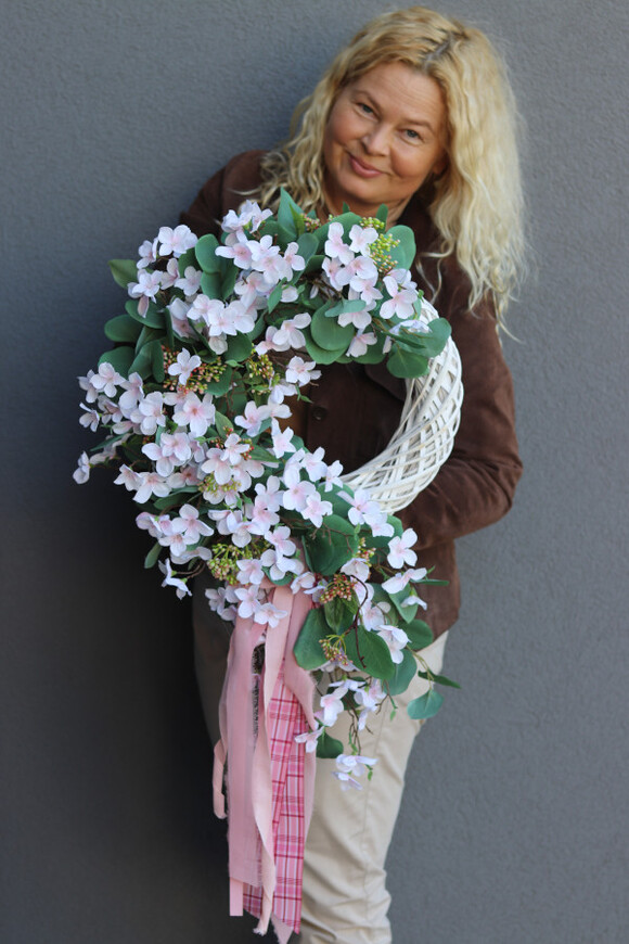 Apple Pink, wiosenny wianek