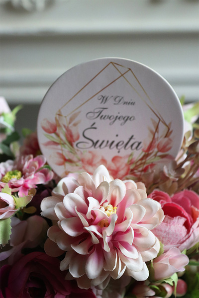 Milona, kompozycja kwiatowa w pucharze