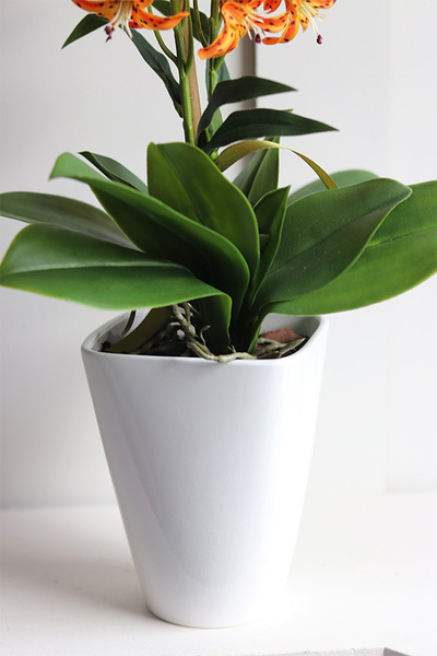 Pomarańczowa Łuna Thai, sztuczny storczyk w donicy