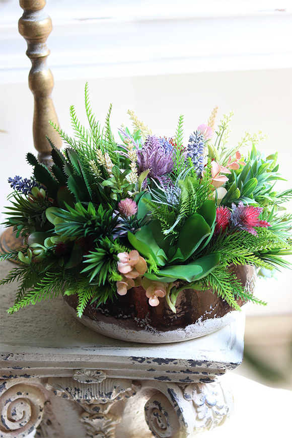 Green Helita Violet, kompozycja sukulenty w miedzianej misie