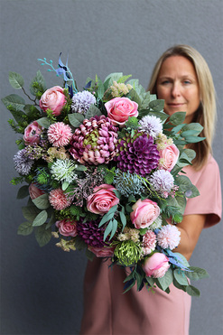 Kerrata Pink 2, pastelowa dekoracja nagrobna w misie, dł.75cm  