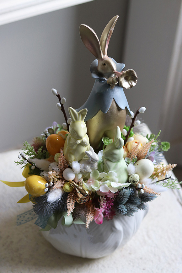 Pastelli, wielkanocny stroik z wielkanocnymi zającami