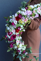 Greta Subtelle, barwny wianek na drzwi na obręczy