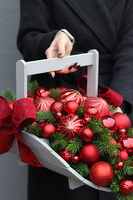 Świąteczna Nowina, gwiazdkowa kompozycja nagrobna w koszu